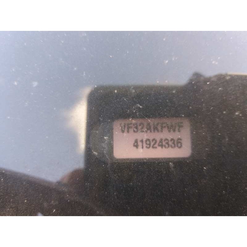 peugeot 206 berlina 1.4   |   0.98 - ... | 1998 | 75 cv / 55 kw del año 1998