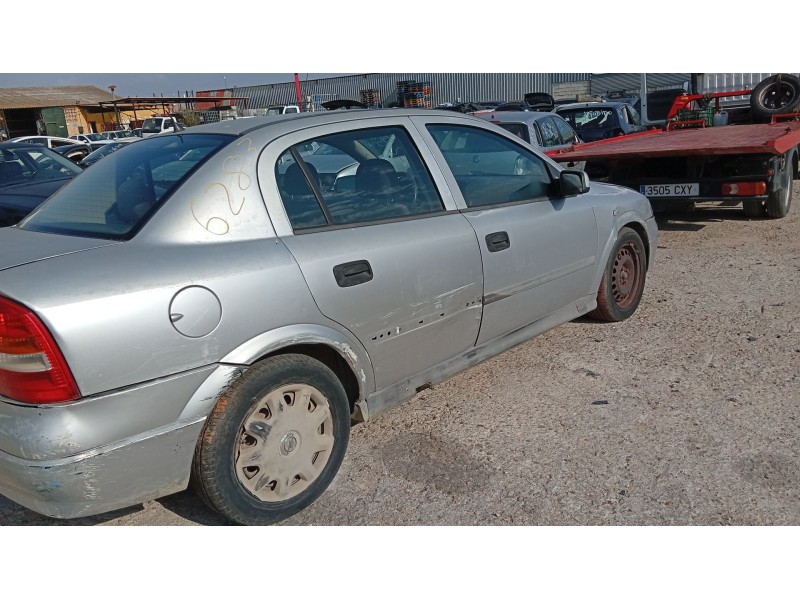 opel astra g sedán (t98) del año 1999