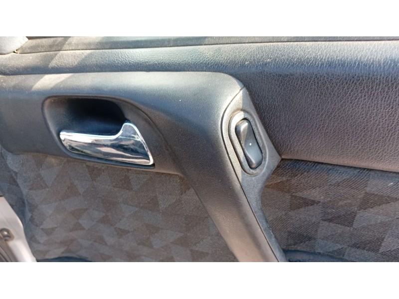 opel astra g sedán (t98) del año 1999