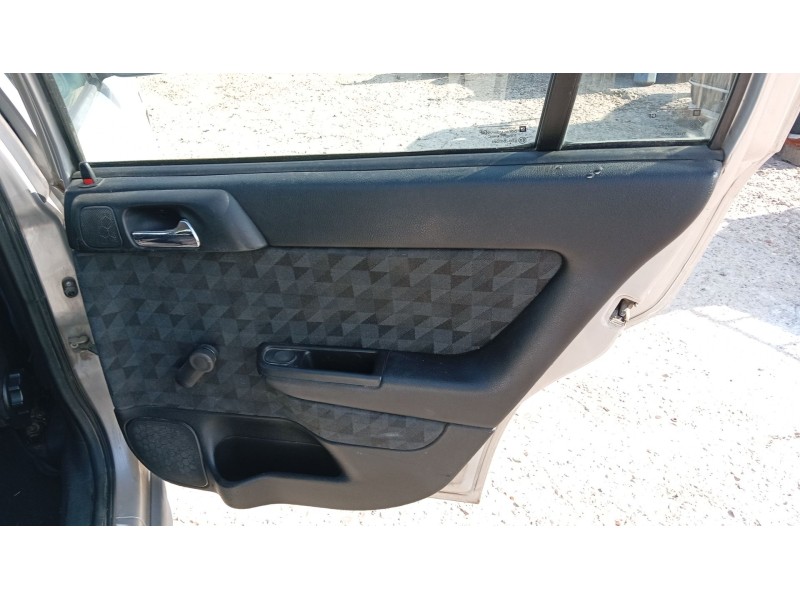 opel astra g sedán (t98) del año 1999