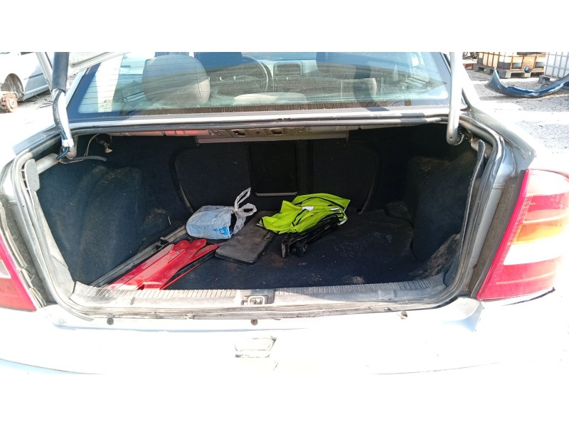 opel astra g sedán (t98) del año 1999