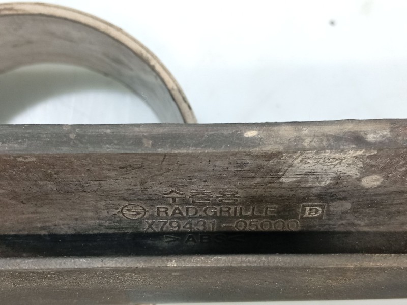 Recambio de moldura para ssangyong musso (fj) 2.9 td referencia OEM IAM   