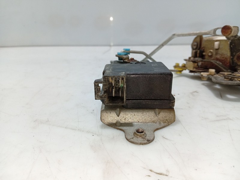 Recambio de cerradura puerta trasera izquierda para ssangyong musso (fj) 2.9 td referencia OEM IAM   