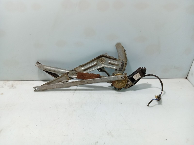 Recambio de elevalunas delantero izquierdo para ssangyong musso (fj) 2.9 td referencia OEM IAM   