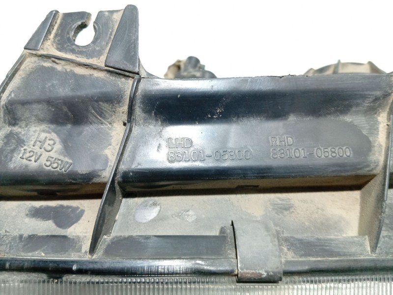 Recambio de faro izquierdo para ssangyong musso (fj) 2.9 td referencia OEM IAM 8310105300  