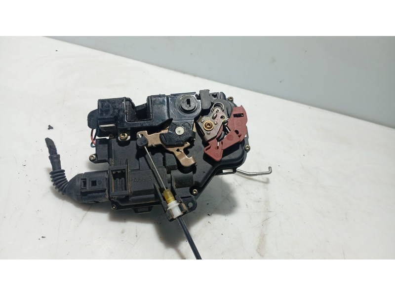Recambio de cerradura puerta trasera izquierda para audi a4 b6 (8e2) 2.0 referencia OEM IAM 8E0839015C  
