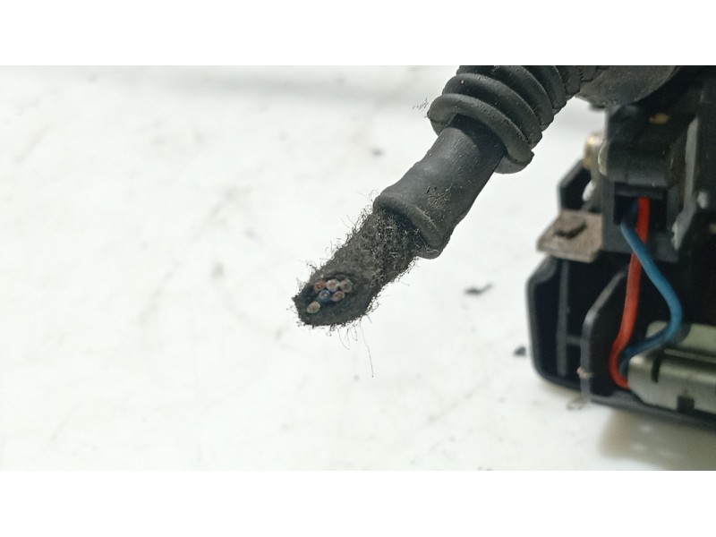 Recambio de cerradura puerta trasera izquierda para audi a4 b6 (8e2) 2.0 referencia OEM IAM 8E0839015C  