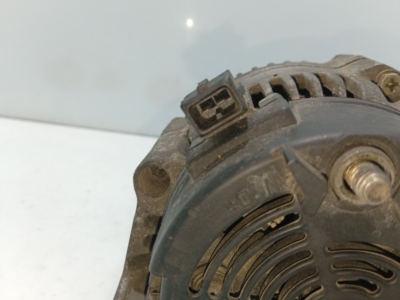 Recambio de alternador para volkswagen vento (1h2) 1.9 tdi referencia OEM IAM 028903025GV  