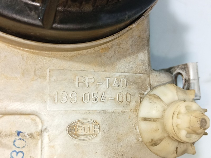 Recambio de faro derecho para volkswagen vento (1h2) 1.9 tdi referencia OEM IAM 1H5941018H  