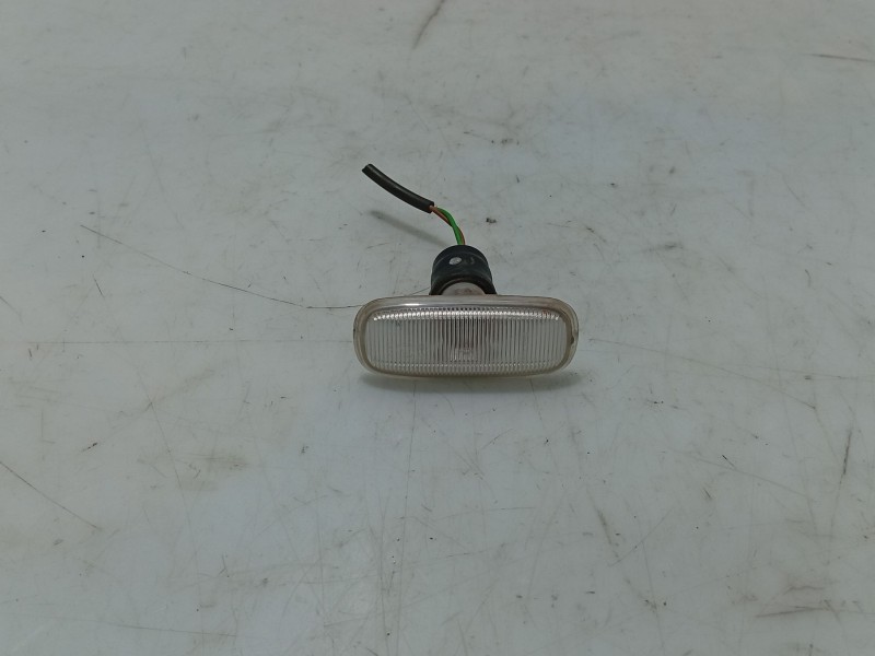 Recambio de piloto lateral izquierdo para audi a4 b5 (8d2) 1.9 tdi referencia OEM IAM   