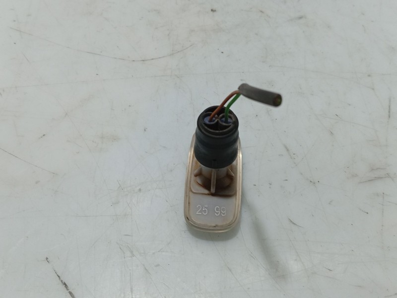 Recambio de piloto lateral izquierdo para audi a4 b5 (8d2) 1.9 tdi referencia OEM IAM   