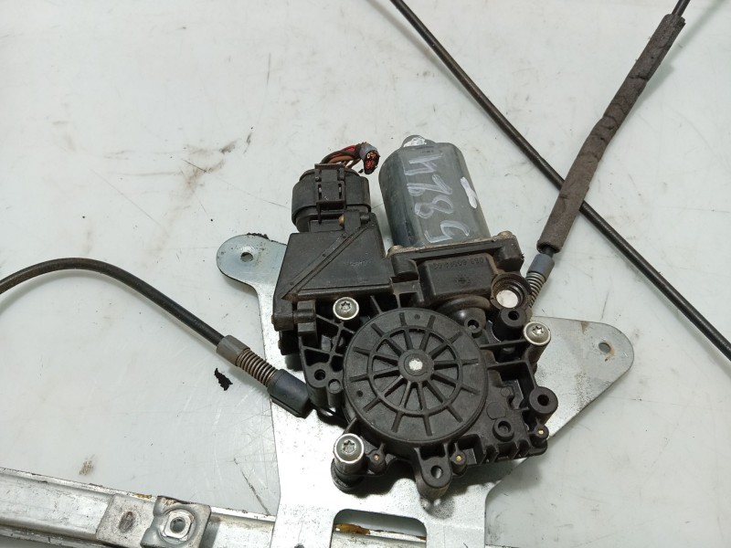 Recambio de elevalunas delantero izquierdo para audi a4 b5 (8d2) 1.9 tdi referencia OEM IAM 8D0837461  