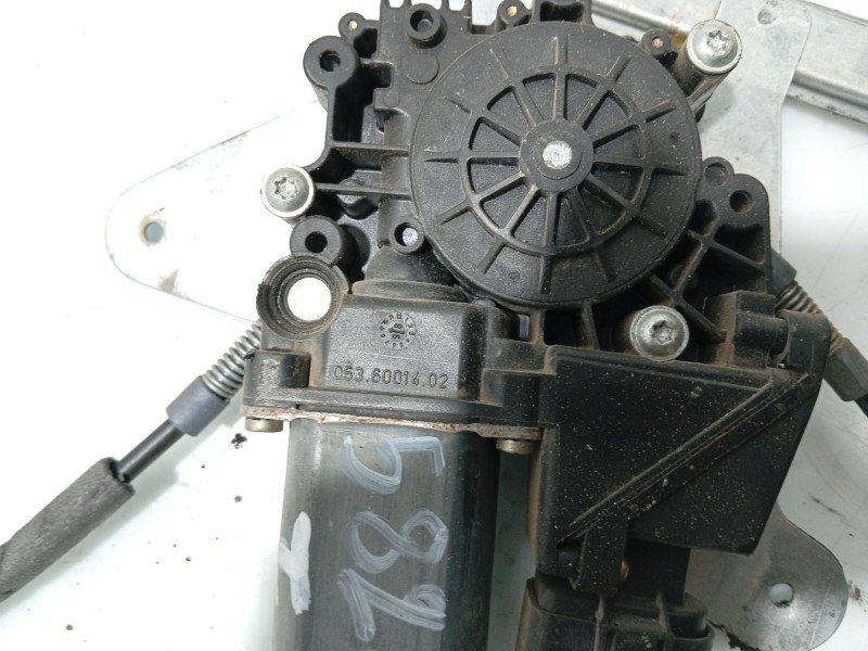 Recambio de elevalunas delantero izquierdo para audi a4 b5 (8d2) 1.9 tdi referencia OEM IAM 8D0837461  