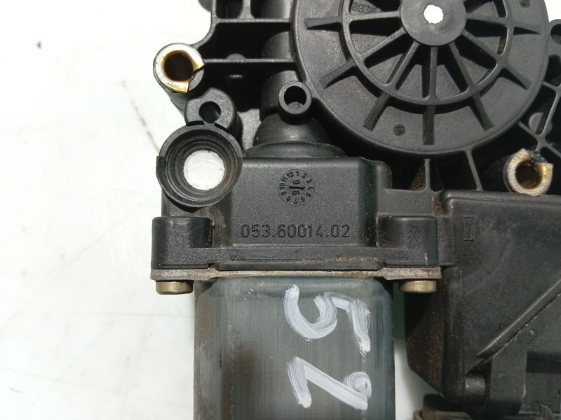 Recambio de motor elevalunas delantero izquierdo para audi a4 berlina (b5) referencia OEM IAM   