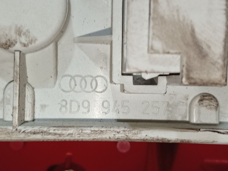 Recambio de piloto trasero derecho para audi a4 berlina (b5) referencia OEM IAM   