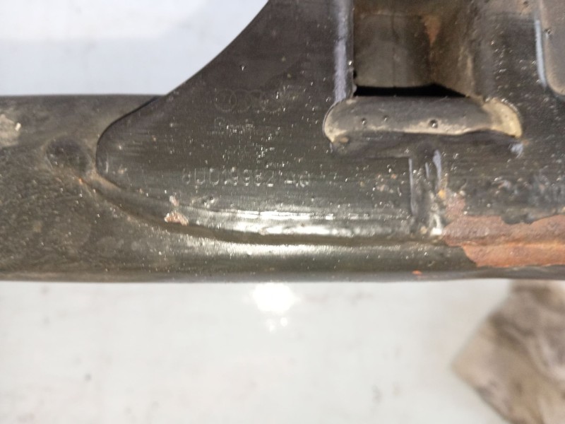 Recambio de protector paragolpe para audi a4 berlina (b5) referencia OEM IAM   