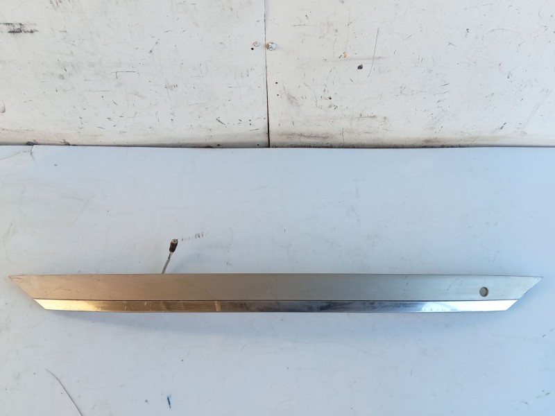 Recambio de moldura para ssangyong rodius i 2.7 xdi referencia OEM IAM 7963021000  