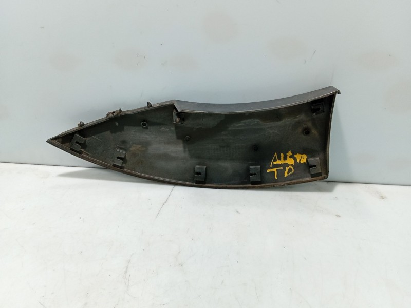 Recambio de moldura para kia sorento i (jc) 2.5 crdi referencia OEM IAM   