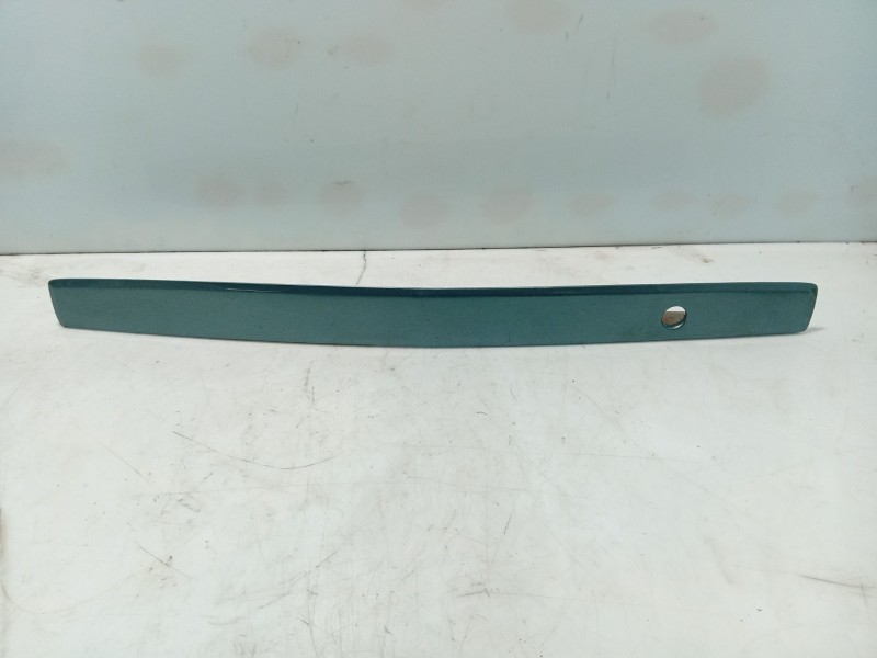 Recambio de moldura para kia sorento i (jc) 2.5 crdi referencia OEM IAM   