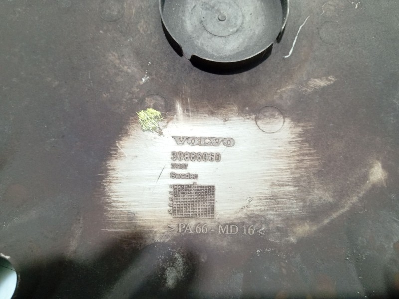 Recambio de tapacubos para volvo s40 berlina referencia OEM IAM 30866060  