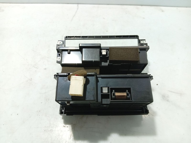 Recambio de consola central delantera para kia sorento i (jc) 2.5 crdi referencia OEM IAM   