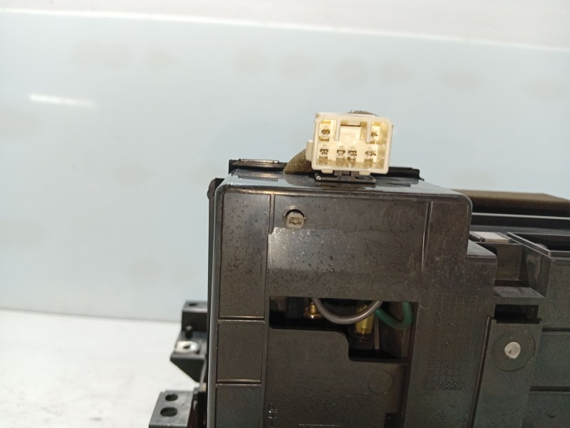 Recambio de consola central delantera para kia sorento i (jc) 2.5 crdi referencia OEM IAM   