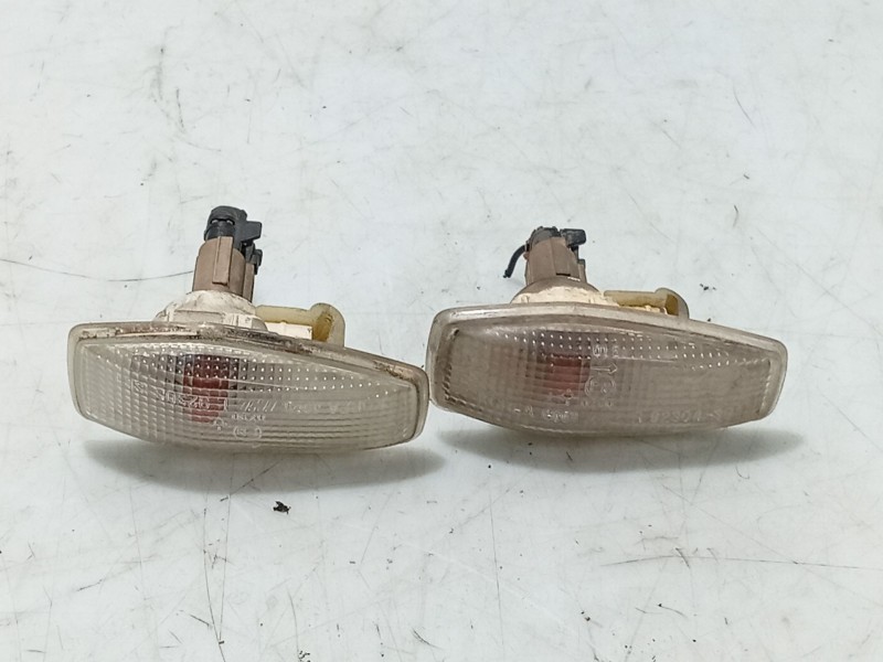 Recambio de piloto lateral izquierdo para kia sorento i (jc) 2.5 crdi referencia OEM IAM   