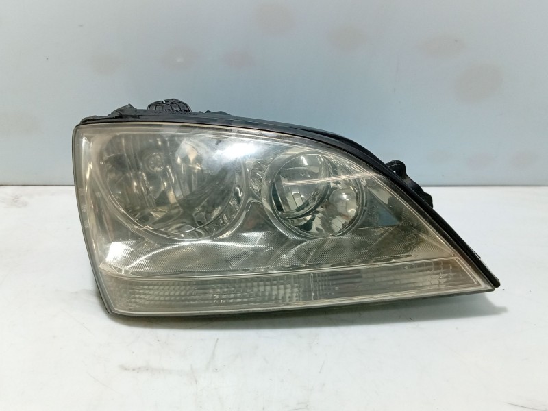 Recambio de faro derecho para kia sorento i (jc) 2.5 crdi referencia OEM IAM 921023E050  