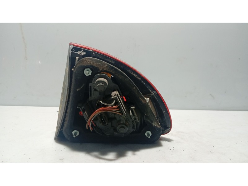 Recambio de piloto trasero izquierdo para seat leon (1m1) 1.6 16 v referencia OEM IAM 1M694511101C  