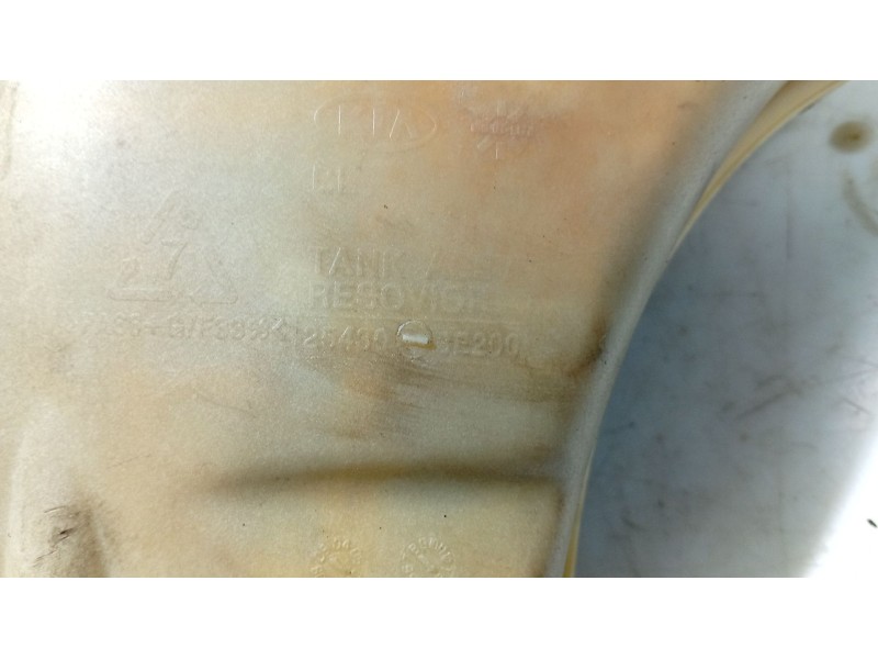 Recambio de deposito expansion para kia sorento i (jc) 2.5 crdi referencia OEM IAM 254303E201  