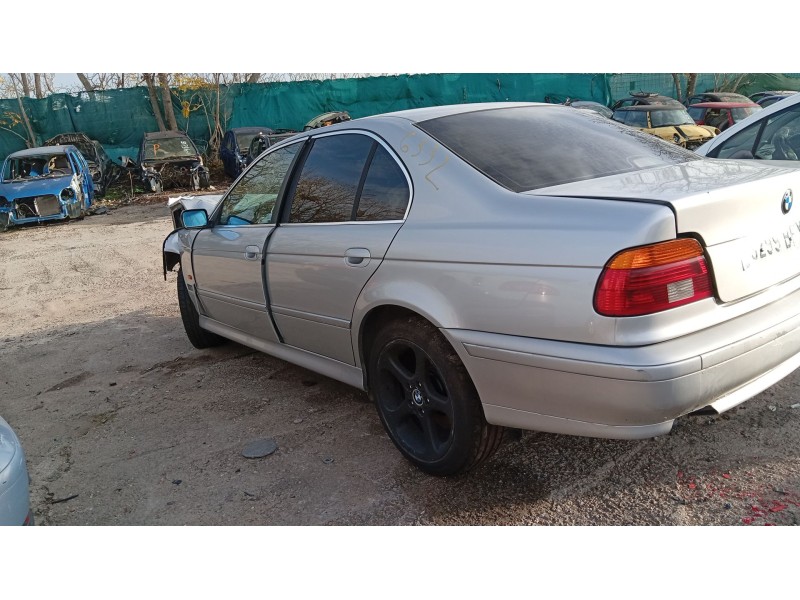 bmw 5 (e39) del año 2001
