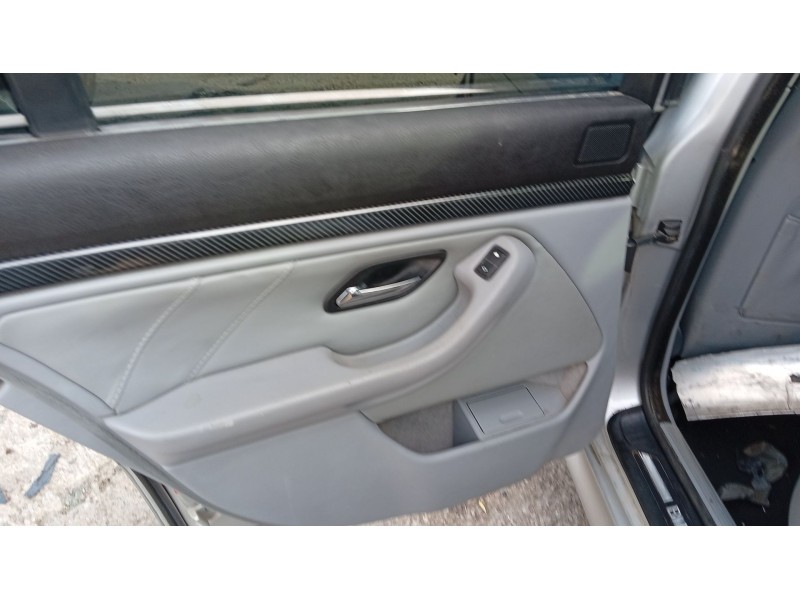 bmw 5 (e39) del año 2001