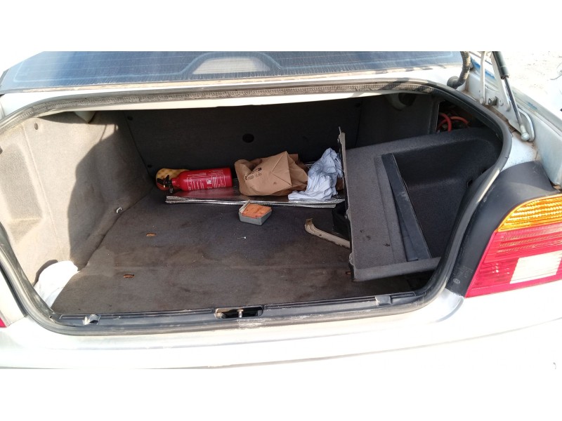 bmw 5 (e39) del año 2001