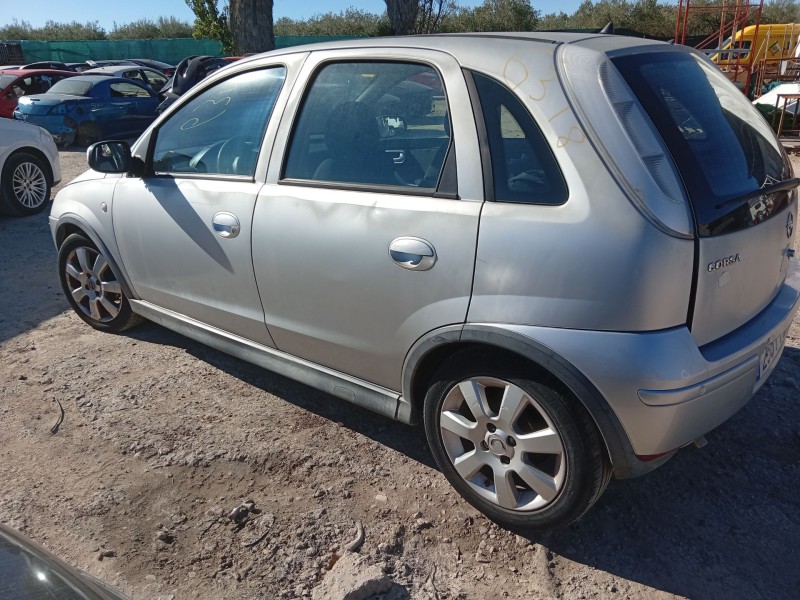 opel corsa c (x01) del año 2006