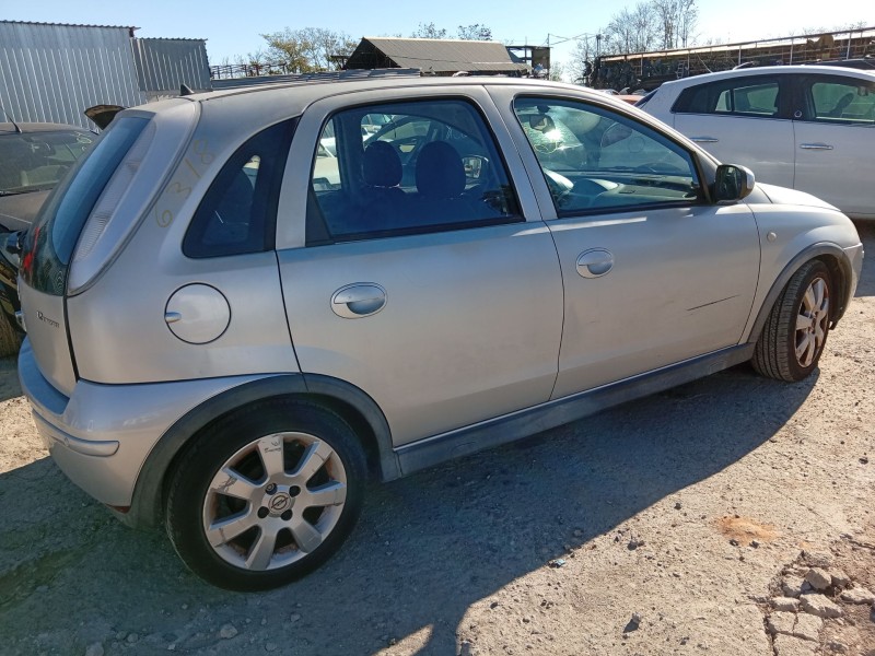 opel corsa c (x01) del año 2006