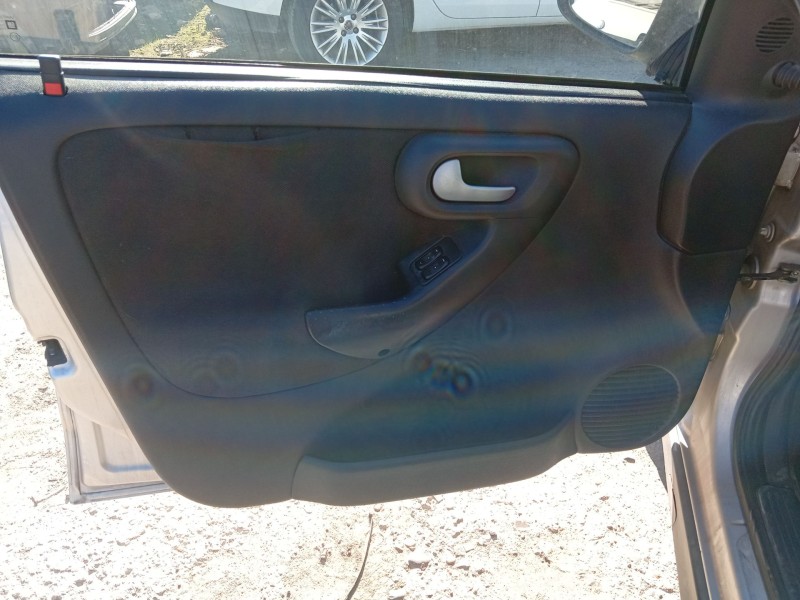 opel corsa c (x01) del año 2006