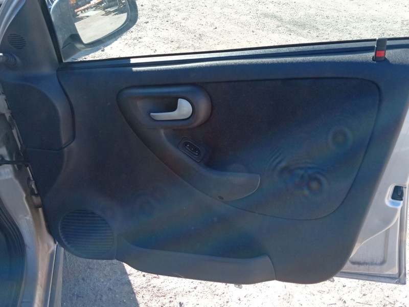 opel corsa c (x01) del año 2006