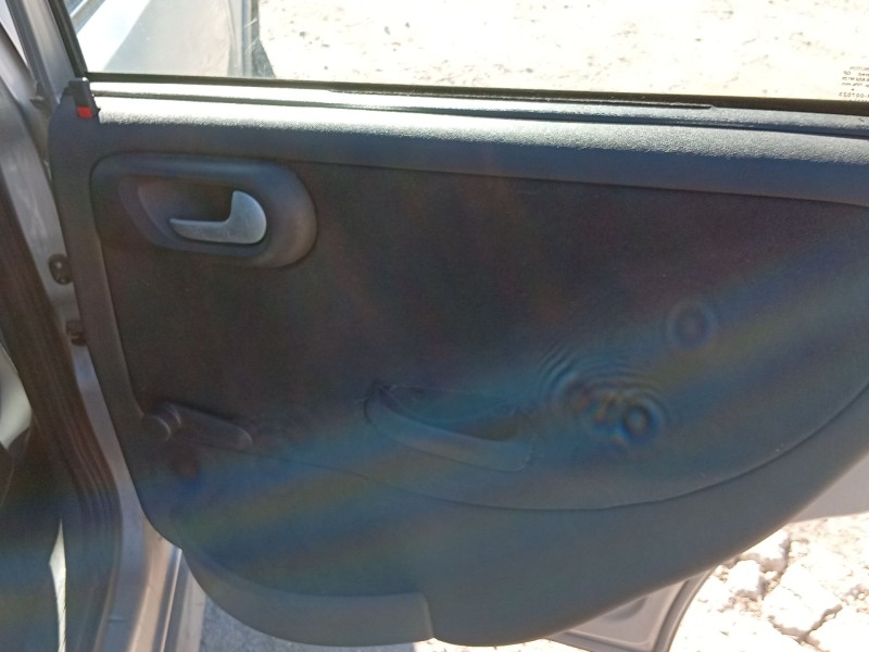 opel corsa c (x01) del año 2006