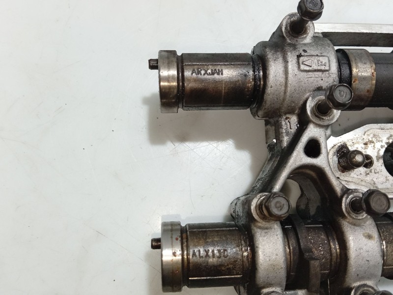 Recambio de arbol de levas para kia sorento i (jc) 2.5 crdi referencia OEM IAM   