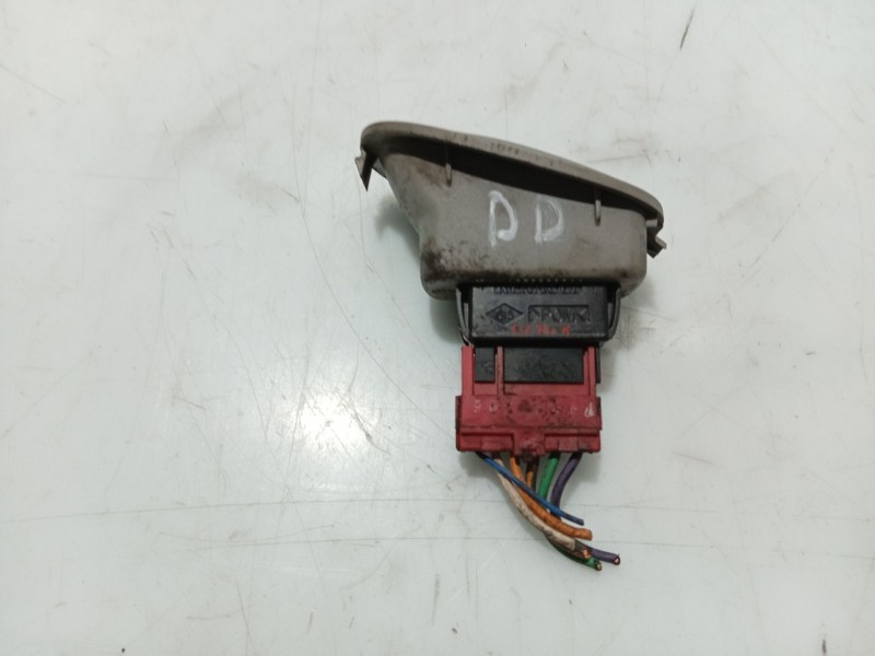 Recambio de mando elevalunas trasero izquierdo para renault scénic i monospace (ja0/1_, fa0_) 1.9 dti (ja0n) referencia OEM IAM 