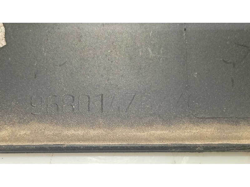 Recambio de moldura para peugeot 207/207+ (wa_, wc_) 1.4 16v referencia OEM IAM 9680147647  