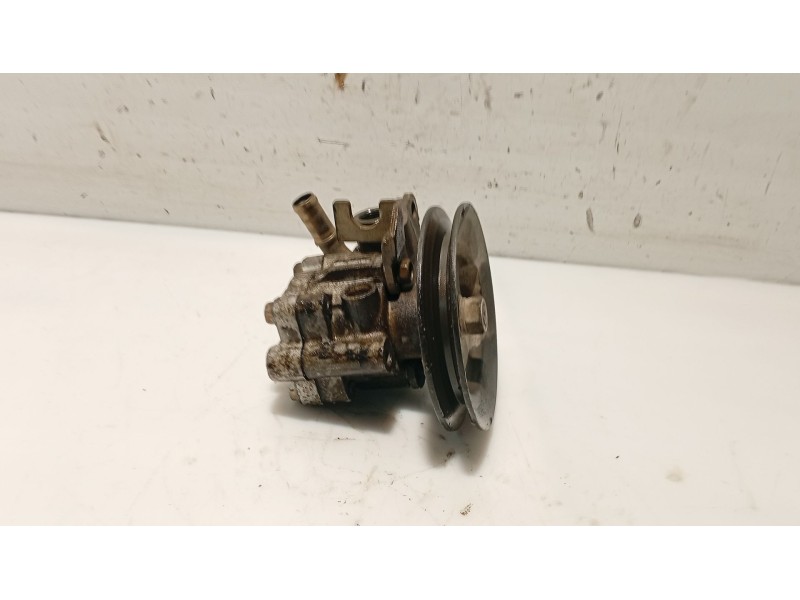 Recambio de bomba direccion para nissan serena (c23) 2.3 d referencia OEM IAM   