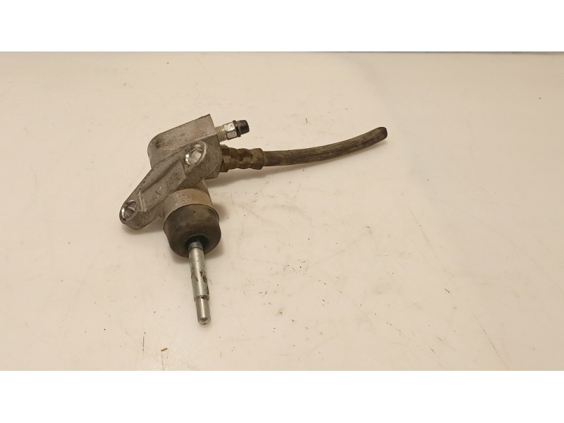 Recambio de bombin embrague para nissan serena (c23) 2.3 d referencia OEM IAM   