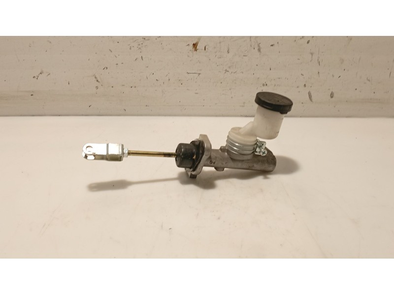 Recambio de bomba embrague para nissan serena (c23) 2.3 d referencia OEM IAM   