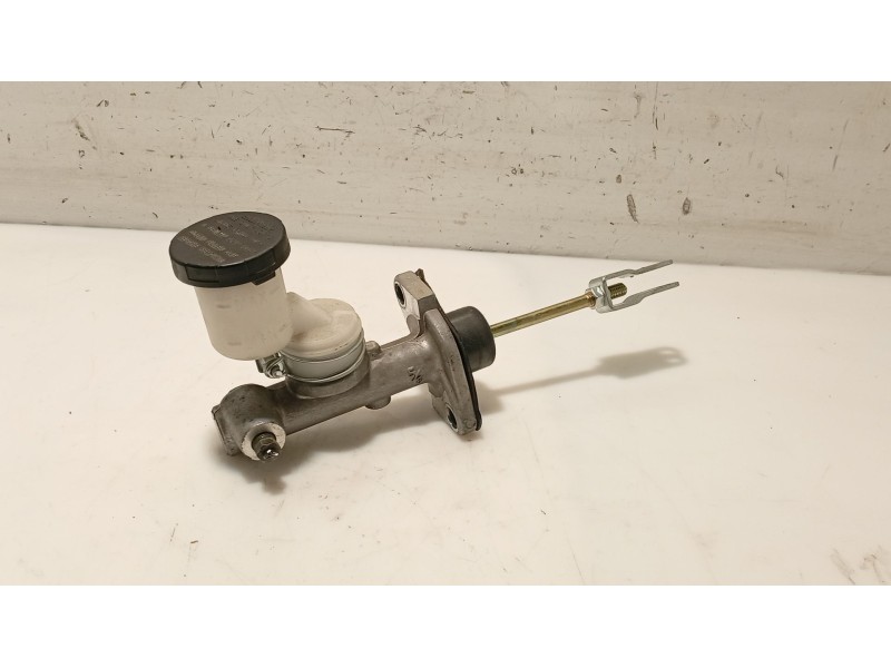 Recambio de bomba embrague para nissan serena (c23) 2.3 d referencia OEM IAM   