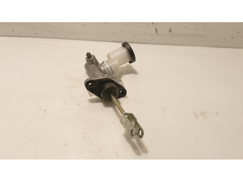 Recambio de bomba embrague para nissan serena (c23) 2.3 d referencia OEM IAM   