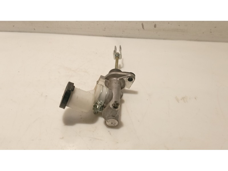 Recambio de bomba embrague para nissan serena (c23) 2.3 d referencia OEM IAM   