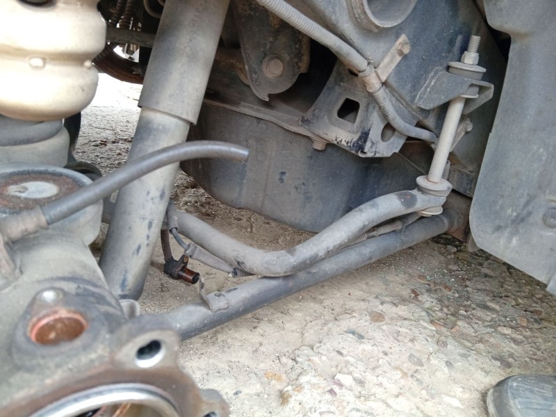 Recambio de deposito combustible para kia sorento i (jc) 2.5 crdi referencia OEM IAM 311103E900  