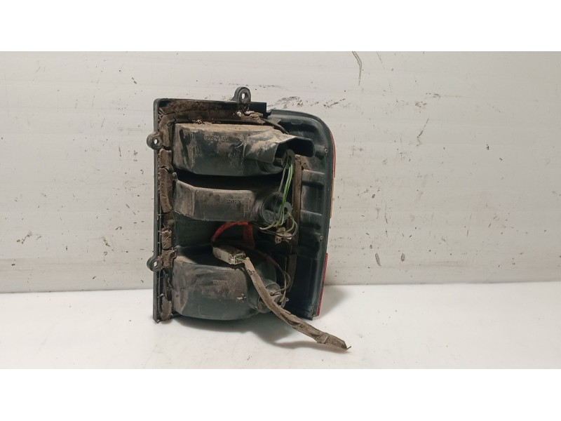 Recambio de piloto trasero izquierdo para nissan serena (c23) 2.3 d referencia OEM IAM   