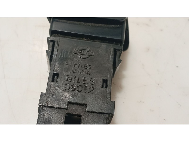 Recambio de warning para nissan serena (c23) 2.3 d referencia OEM IAM   